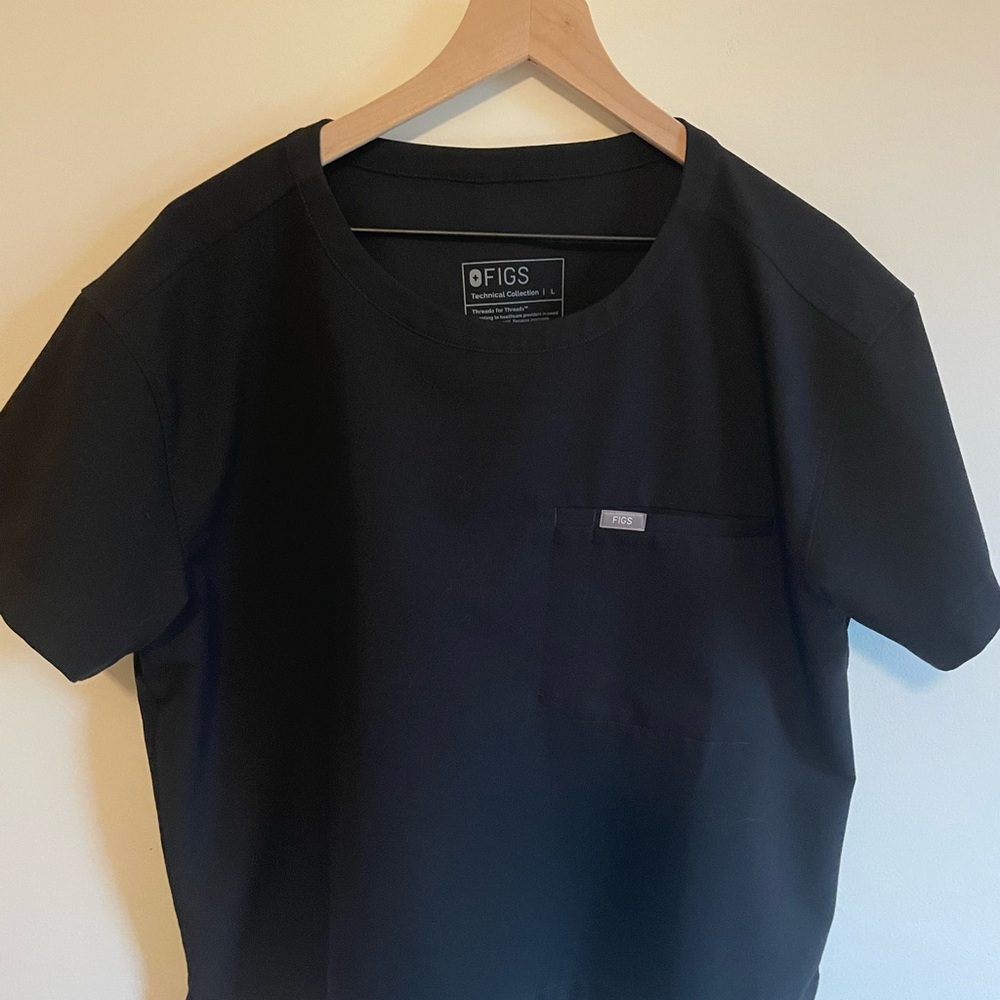 Figs Women's Black Short Sleeve Scrub Top
